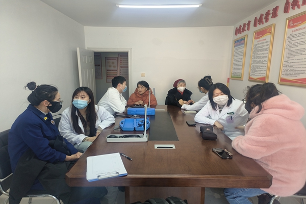 2025年3月5日桂林街道同光路西社区开展“中医进社区，推拿护民康”义诊活动 (2).jpg
